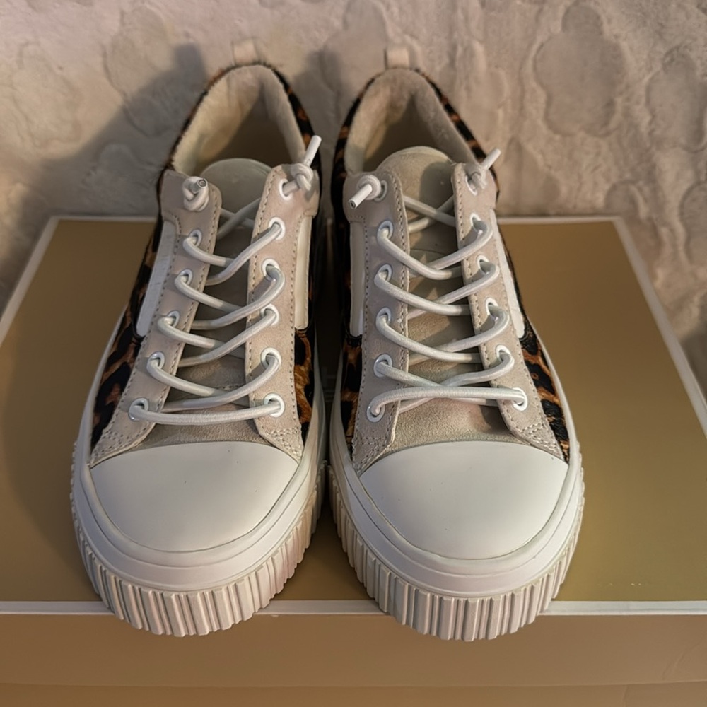 Michael Kors Sneakers
Butterscotch/ Leopard
Size US 7M